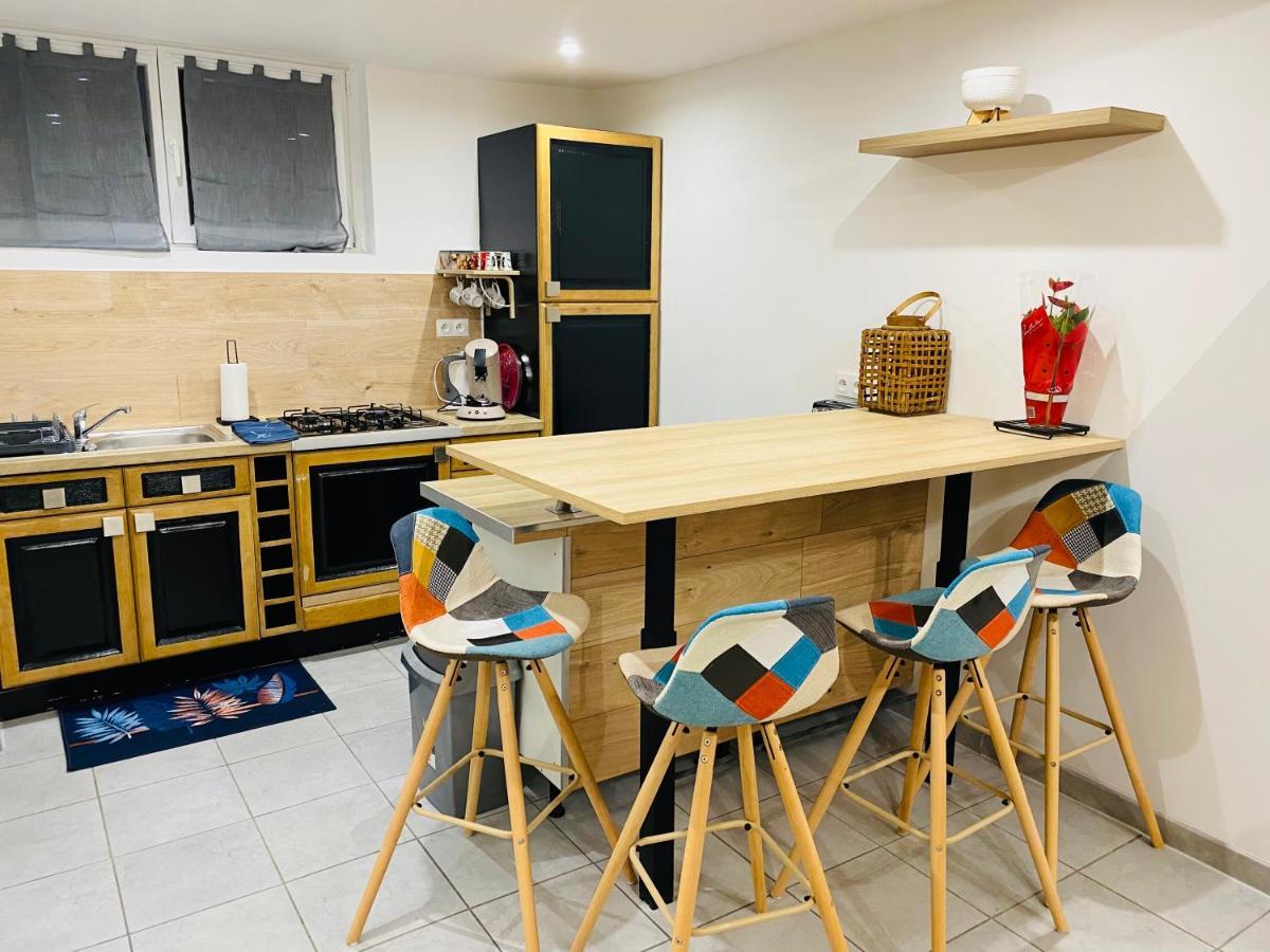 Studio 40M2 Plein Pied Avec Parking Jussac Exterior foto